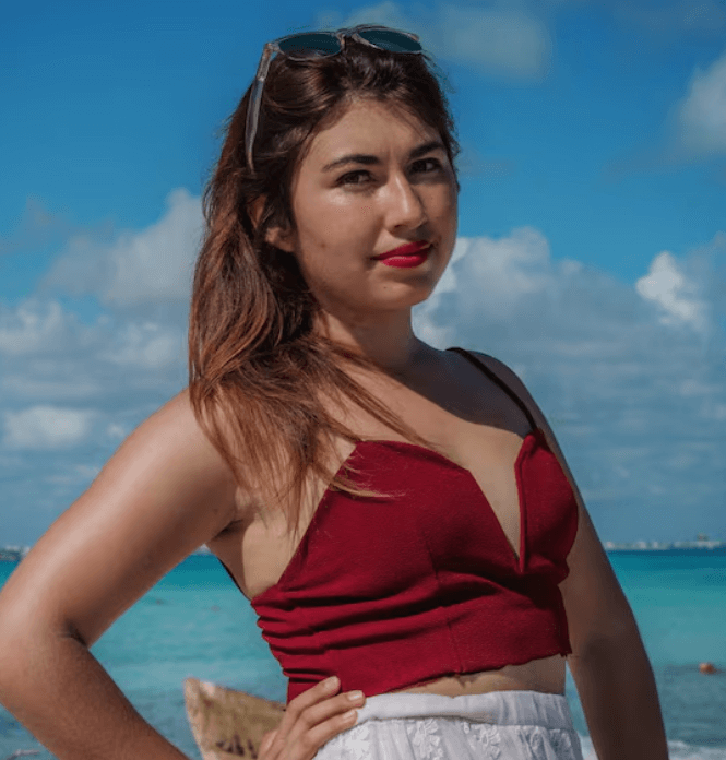 Kavita enjoying a friendly BBW chat group in Bangalore